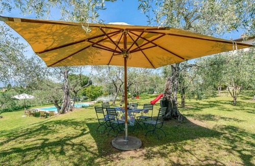 Lari Apartment | Spacious, stylish vacation apartment in beautiful Tuscany.