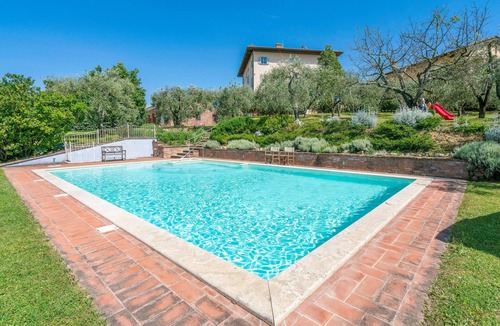 Lari Apartment | Spacious, stylish vacation apartment in beautiful Tuscany.