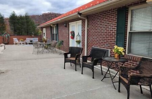 Green Valley Apartment | Spacious Suite C w/a Mt. View