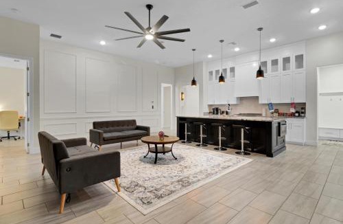Wedgefield House | Spacious Suite in modern house