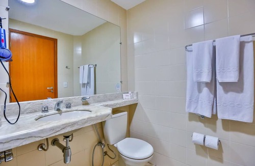 Vila Hortolandia Hotel | Spacious Suite | Outdoor Pool | Near Rota Turística da Uva