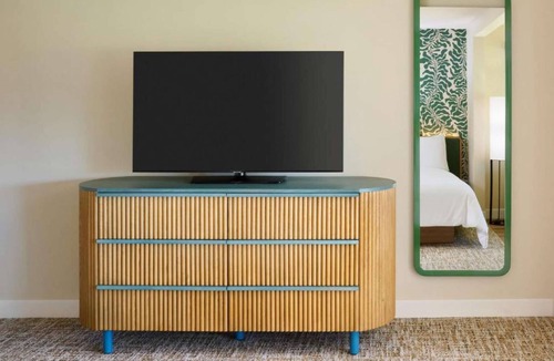 Kaanapali Hotel | Spacious Suite with Ocean Views + Pools & Dining