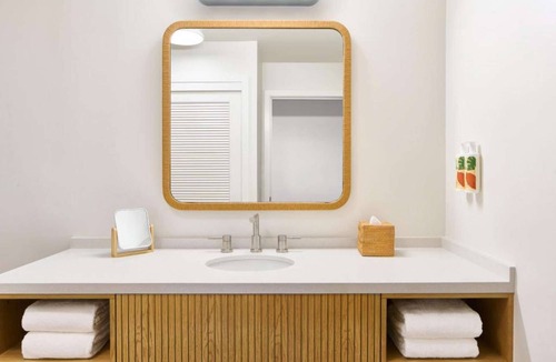 Kaanapali Hotel | Spacious Suite with Ocean Views + Pools & Dining