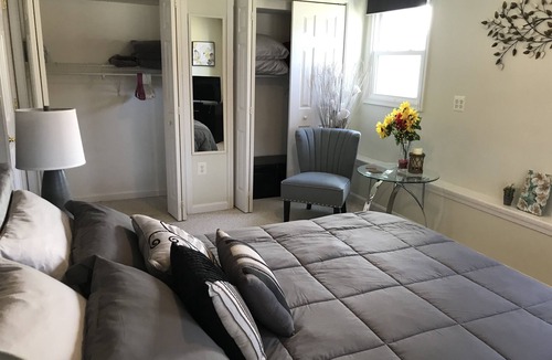 Claremont House | Spacious suite with private patio, minutes from DC/DCA