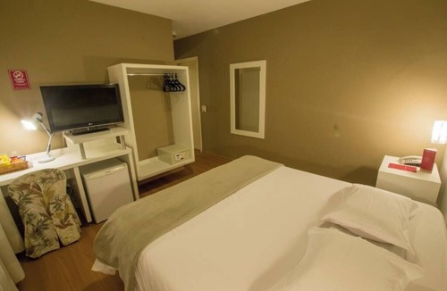 Jaguariaiva Hotel | Spacious Suite with Stunning Canyon Views, Near Waterfalls and Hiking Trails