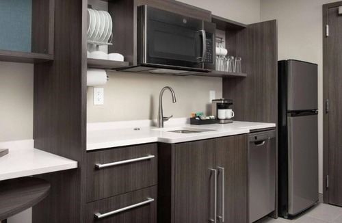 Northfield House | Spacious suites near Downtown Denver!