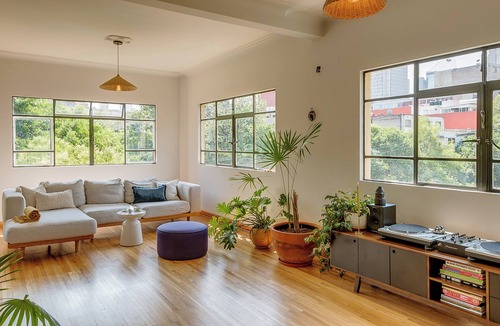 Colonia Cuauhtemoc Apartment | Spacious, Sunlit Sanctuary in Central Mexico City