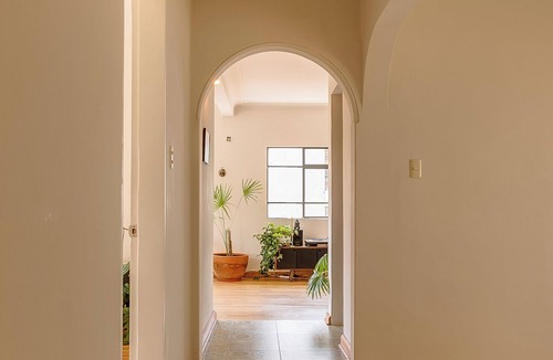 Colonia Cuauhtemoc Apartment | Spacious, Sunlit Sanctuary in Central Mexico City