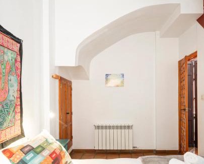 Albaicin Apartment | Spacious Sunny and Quiet Albayzin Apartment