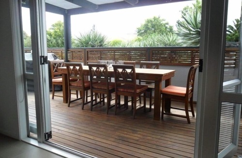 Whiritoa House | Spacious, sunny, modern bach.