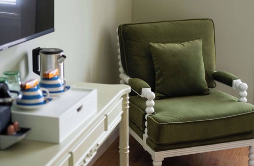 New Town House | Spacious Superking Room in City Centre - Room 8A (2nd floor)