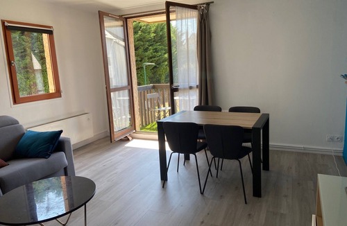 Touques Apartment | Spacious T3 with balcony - close to town center
