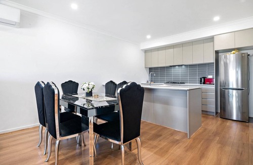 Tarneit Apartment | Spacious Tarneit Home with Private Garden