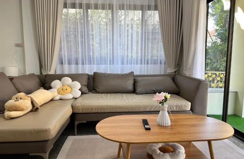 Dok Mai House | Spacious and peaceful 3 bedrooms detached house inside Bangkok