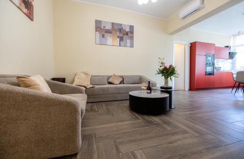 Quartiere XX Ardeatino Apartment | Spacious Three Bedroom Design Apartment near Circo Massimo Rome
