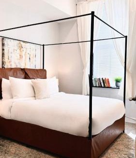 Downtown Apartment | Spacious Three-Bedroom, Sleeps 6, Downtown Providence