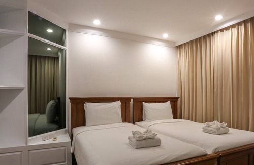 Silom Apartment | Spacious Top Class Apartment Great location