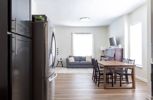 Tower Grove South House | Spacious Tower Grove 3BR Home ABODEbucks