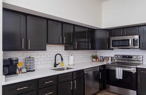 Tower Grove South House | Spacious Tower Grove 3BR Home ABODEbucks