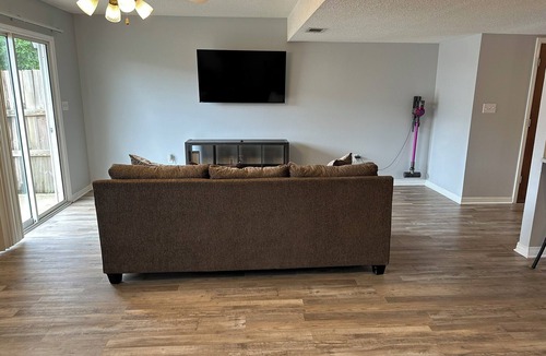 Wright House | Spacious Townhouse. Only 7 Miles to Beach!