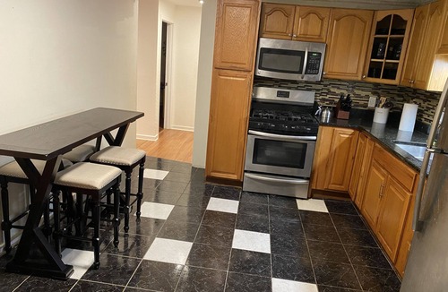 Randolph House | Spacious townhome sleeps 10 centrally located