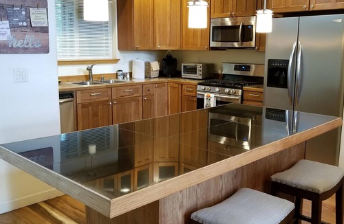 Klamath Falls House | Spacious Townhome in the Running Y Resort!