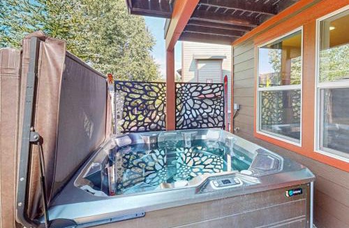 Park City House | Spacious townhome with pool private hot tub & clubhouse - Dog Friendly