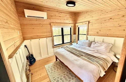 Ottawa House | Spacious Tree House near Starved Rock and Buffalo Rock State Parks, Perfect for a Family Glamping Getaway