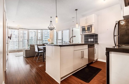 Chinatown Condo | Spacious Two Bedroom/Two Bathroom Condo in Central Downtown Vancouver