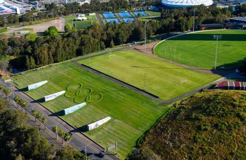 Sydney Olympic Park Apartment | Spacious Two Level 4BR at Sydney Olympic Park with Best View