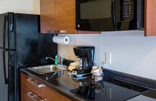 Jamestown Hotel | Spacious Two-Queen + Kitchenette – Comfortable Stay for All