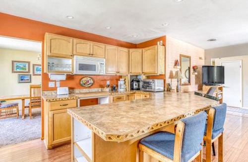 Parkdale House | Spacious Two-Story Home withPrivate Hot Tub Free WiFi & Game Room - Dogs OK