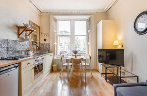 West End Apartment | Spacious & Unique city central 1 bed with WiFi