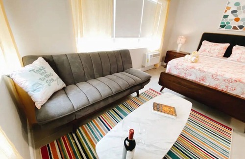 South Beach Hotel | Spacious Unit | Free Beach Chairs | Near Ocean