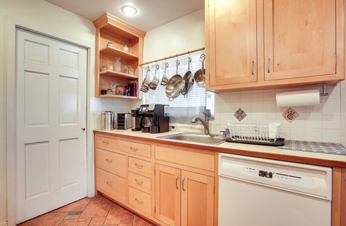 Yellow Springs House | Spacious & Updated Farmhouse in Yellow Springs