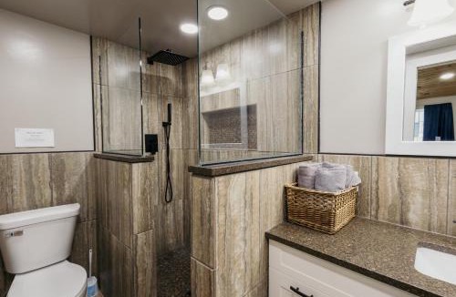 Trowbridge Park House | Spacious & Updated MQT Home - HotTub - Backyard
