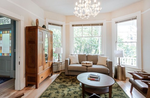 Eastlake House | Spacious Updated Victorian in Eastlake w/ Lake-View Balcony & Chef’s Kitchen