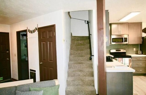 Mammoth Lakes Condo | Spacious, upgraded Condo in Sierra Park Villas
