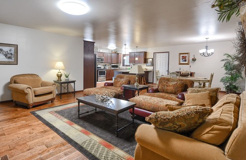 Spearfish Cabin | Spacious Upscale Duplex Close to Downtown Spearfish, Large Garage Open Living
