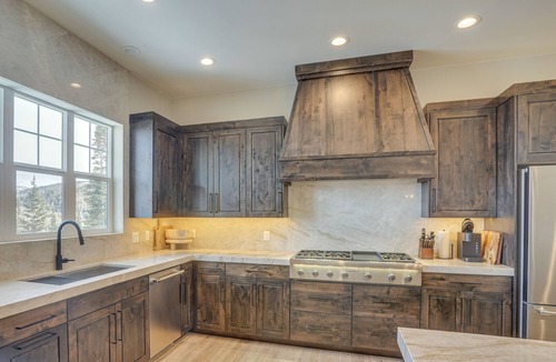 Brian Head Cabin | Spacious Utah Escape w/Balcony & Mountain Views!