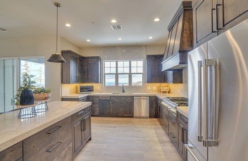 Brian Head Cabin | Spacious Utah Escape w/Balcony & Mountain Views!
