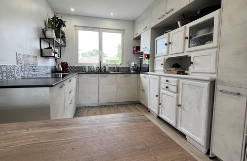 Saint-Aubin-de-Medoc House | Spacious Villa with Private Pool between Bordeaux Médoc & Ocean