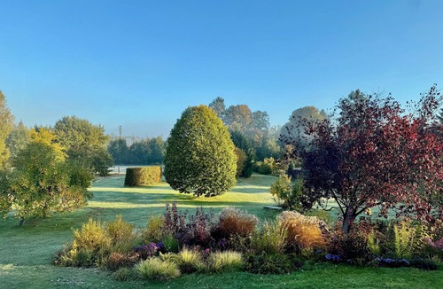 Wokuhl-Dabelow Apartment | Spacious vacation apartment in the Carolinenhof manor house, Mecklenburg Lake District