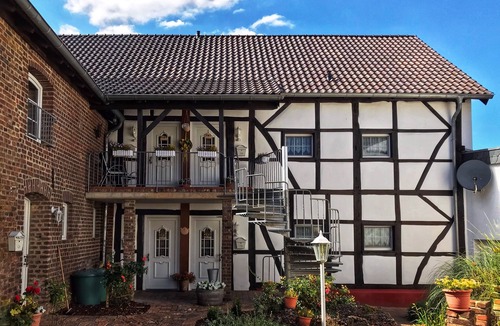 Kommern Apartment | Spacious vacation apartment with separate entrance and wonderful view
