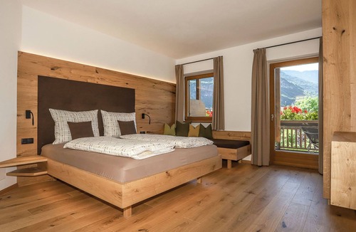 Ora Apartment | Spacious vacation apartment with 5 beds, 10 minutes from Lake Kaltern.