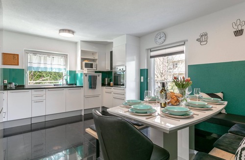 Radfeld Apartment | Spacious vacation home where your dog is welcome