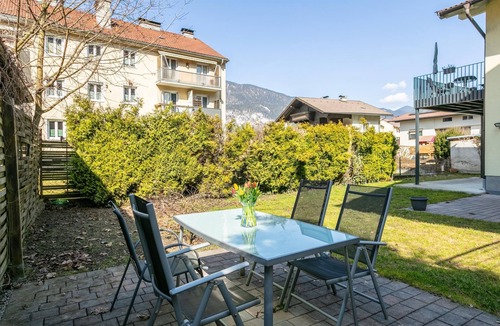 Radfeld Apartment | Spacious vacation home where your dog is welcome