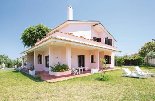 Localita Piana di Vadi House | Spacious vacation home with private pool and panoramic view of the sea only 250 meters away.