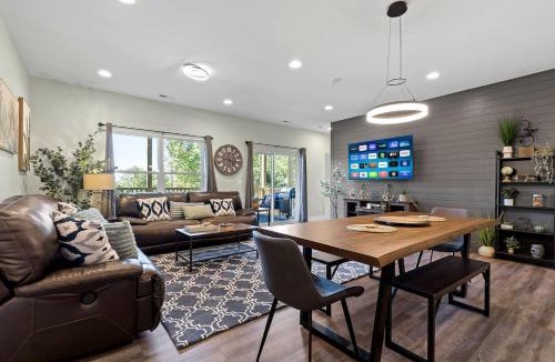 Rossville House | Spacious Vacation Homes with Private Hot Tubs near Chattanooga in Rossville, Georgia