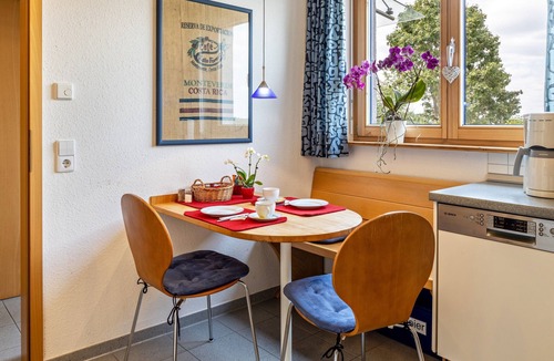 Denkingen Apartment | "Spacious vacation rental with a garden," private terrace, mountain views, and Wi-Fi